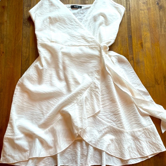 SHEIN Dresses & Skirts - White Wrap Dress